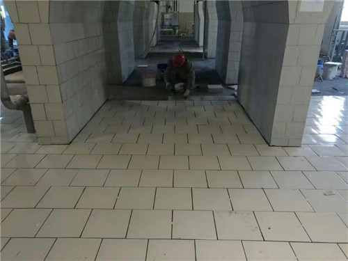 電廠廠房耐酸磚施工現(xiàn)場(chǎng)